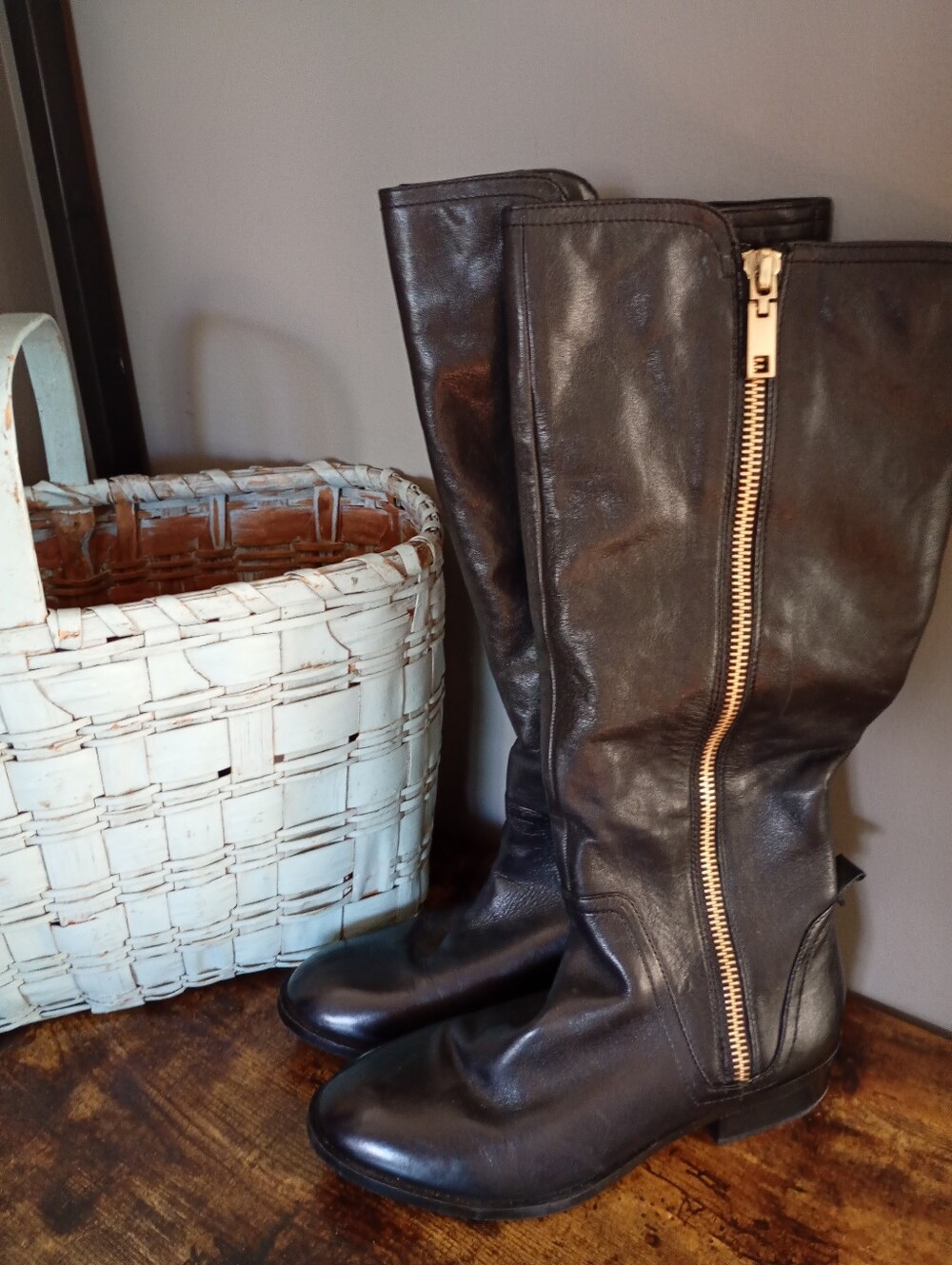 Aldo ~Black Leather Knee-High Boots with Gold Zipper (9)